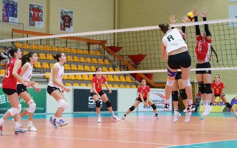 Voleybolçulardan ibarət Azərbaycan millisi Şərqi Avropa Zonal Assosiasiyası çempionatında!